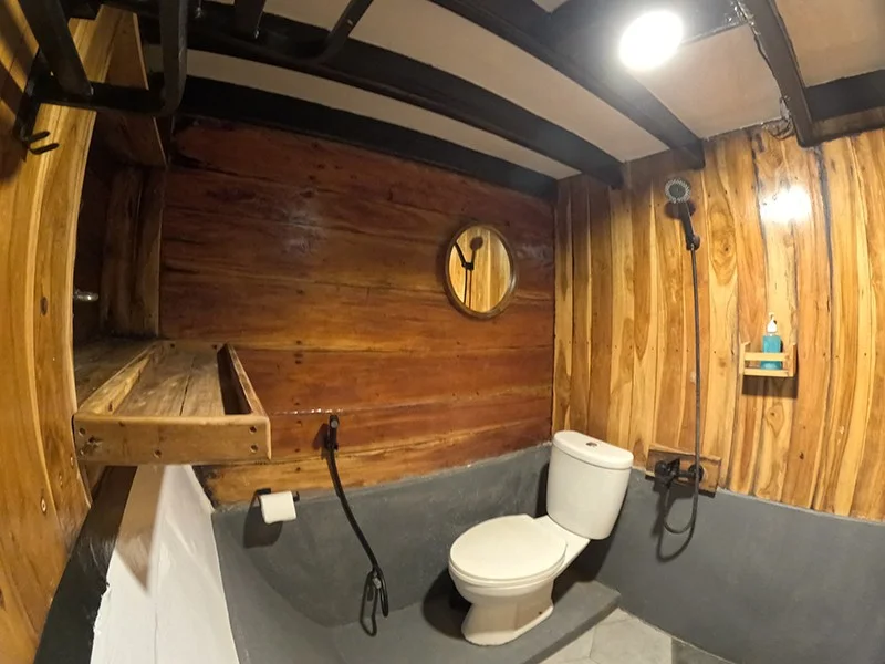 Superior Lower Deck Room - Image 1